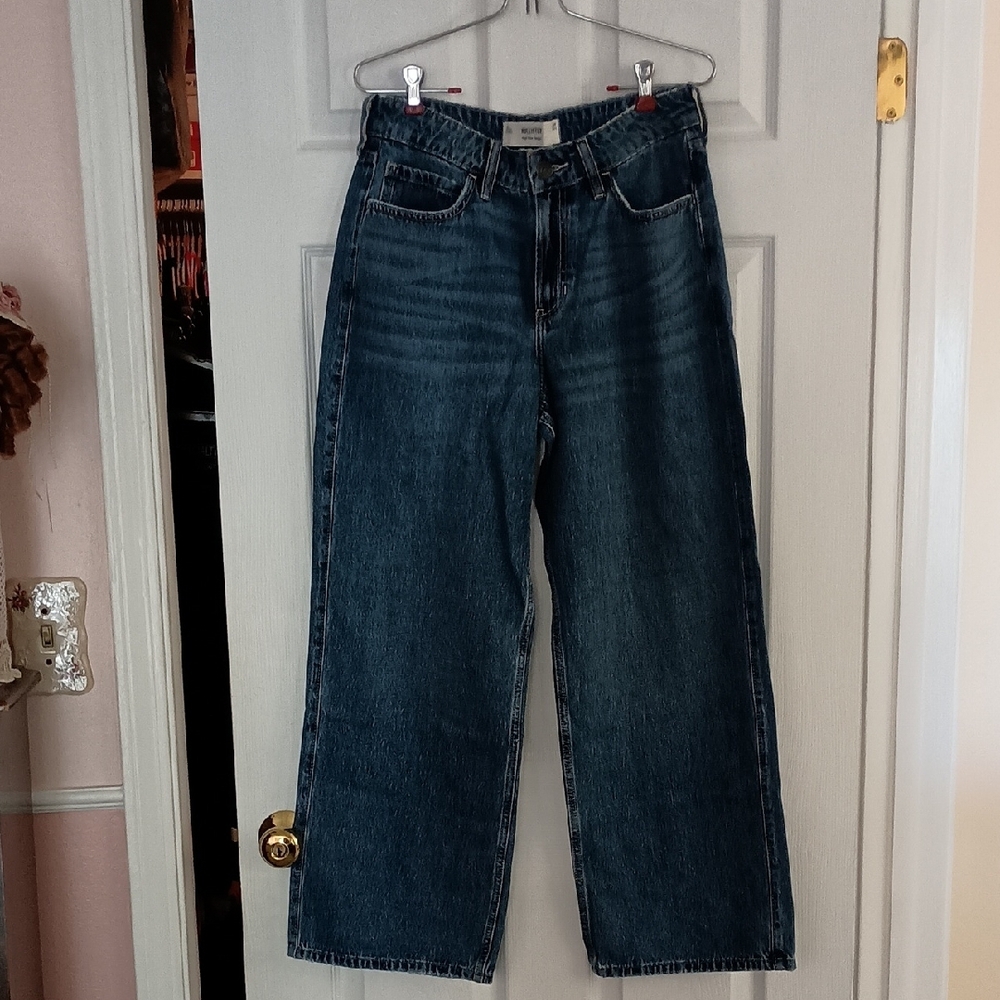 Hollister Classic Blue Jeans - Picture 2 of 3